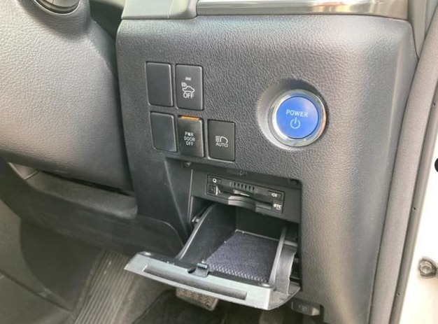 2018 TOYOTA ALPHARD
